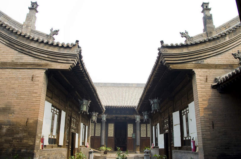 无人,家,横图,室外,白天,仰视,旅游,度假,名胜古迹,植物,标志建筑,地标,建筑,平遥,中国,亚洲,遗迹,瓦片,房屋,屋顶,屋子,顶棚,瓦,古迹,文物,娱乐,建设,古建筑,楼房,住宅,树,树木,绿色,天空,自然,天,享受,休闲,旅游胜地,放松,建造,生长,成长,古文明,东亚,屋瓦,山西,山西省,中华人民共和国,华北地区,晋,晋中,晋中市,平遥县,彩图,低角度拍摄,房子