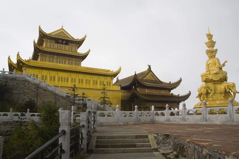 无人,宫殿,栏杆,横图,室外,白天,仰视,旅游,度假,名胜古迹,楼梯,标志建筑,地标,建筑,峨眉山,中国,亚洲,遗迹,扶手,瓦片,阶梯,墙,屋檐,乌云,云,阴天,云朵,塔,褐色,云彩,古迹,文物,娱乐,建设,古建筑,护栏,檐,墙壁,墙面,台阶,天空,天,享受,休闲,旅游胜地,放松,四川省,宫廷,昏暗,阴沉,古文明,东亚,四川,中华人民共和国,西南地区,川,王宫,彩图,低角度拍摄,皇宫,峨眉,峨眉山市,飞檐