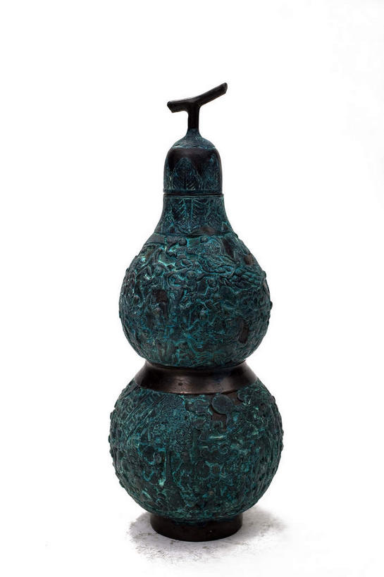 无人,竖图,室内,特写,白天,白色背景,正面,静物,花瓶,金属制品,阴影,生锈,反射,纹路,金属,纹理,影子,古典,文化,文物,一个,瓶子,工艺品,摄影,影棚,单个,古董,腐蚀,侵蚀,古物,摄影棚,古玩,肌理,青铜,青铜器,腐化,锈迹斑斑,彩图,影棚拍摄,拍摄,青铜制品,葫芦瓶