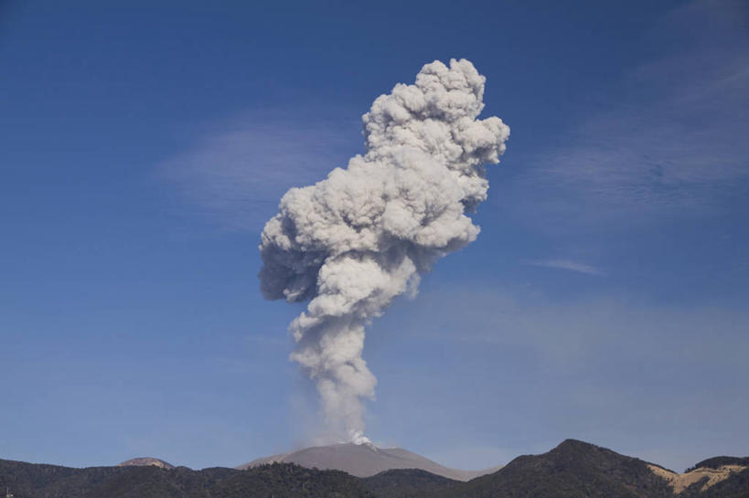 无人,横图,室外,白天,仰视,火山,美景,鹿儿岛,日本,亚洲,阴影,光线,影子,景观,云,云朵,喷发,云彩,蓝色,白云,蓝天,天空,阳光,自然,天,景色,晴朗,自然风光,爆发,火山爆发,火山喷发,东亚,日本国,九州本岛,九州,九州岛,九州地方,鹿儿岛县,暴发,地壳运动,地质现象,活火山,晴空,彩图,低角度拍摄
