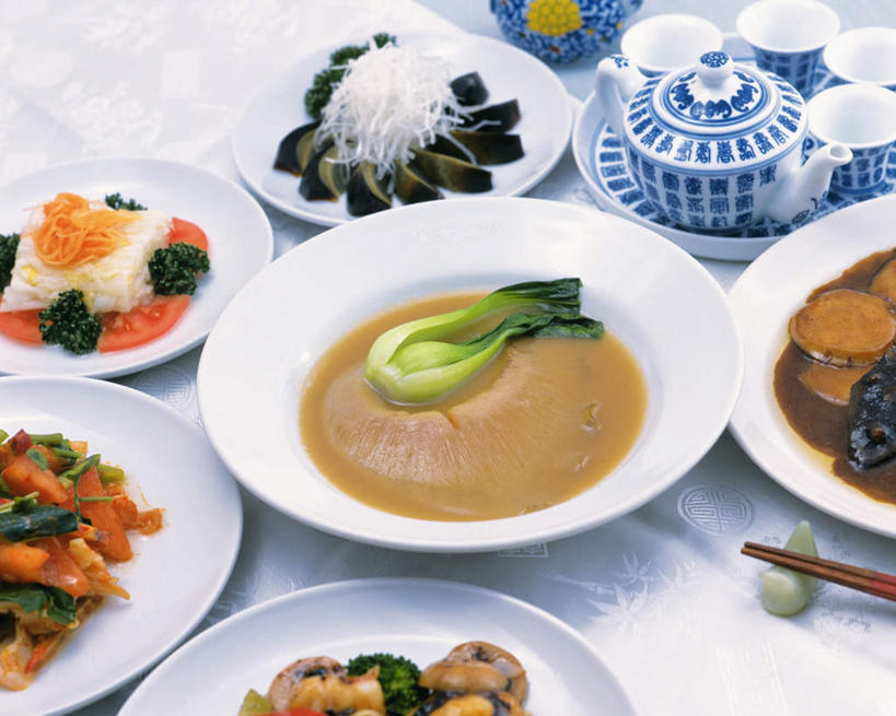 无人,横图,俯视,室内,特写,白天,烹饪,餐桌,桌子,蔬菜,西红柿,餐具,许多,阴影,新鲜,光线,布料,碟子,盘,影子,青菜,料理,食品,布纹,萝卜丝,皮蛋,菜肴,美食,桌布,食物,一个,盘子,餐巾,茶壶,碟,台布,四个,中式,佳肴,有机食品,绿色食品,单个,餐台,鱼翅,茶杯,进餐用具,烹调用具,番茄,彩图,高角度拍摄