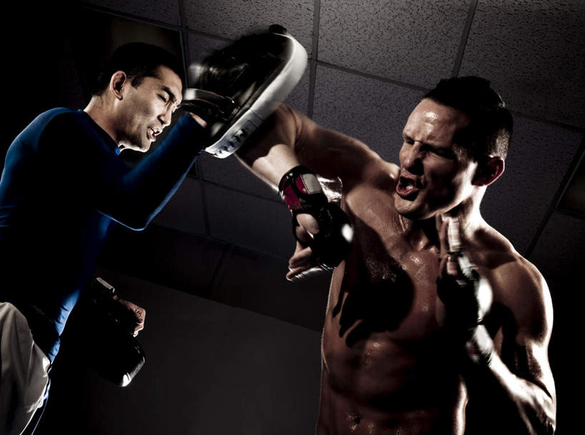 西方人,脸,头,脸颊,肌肉,健壮,两个人,站,横图,室内,特写,白天,正面,安全,欧洲,欧洲人,黑色背景,服装,防护,休闲装,裸露,相视,衣服,手套,站着,休闲,健康,面对面,休闲服,活力,力量,摄影,服饰,影棚,青春,对视,保护,强壮,裸,保险,相对,相看,保全,周全,安稳,安定,防护手套,平安,男人,男性,年轻男性,白种人,头部,脸部,脸蛋,面部,站立,半身,彩图,影棚拍摄,拍摄