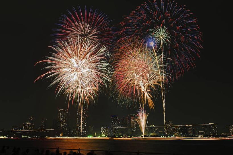 无人,横图,室外,夜晚,正面,海浪,海洋,美景,烟火,夜景,日本,亚洲,阴影,光线,影子,景观,浪花,灯光,东京湾,辉煌,自然,海水,焰火,灿烂,景色,璀璨,自然风光,礼花,光辉,海景,东亚,本州,关东地方,本州岛,日本国,花炮,礼花炮,绚烂,光耀,烟花,大海,风浪,海,海水的波动,近岸浪,涌浪,彩图,江户湾