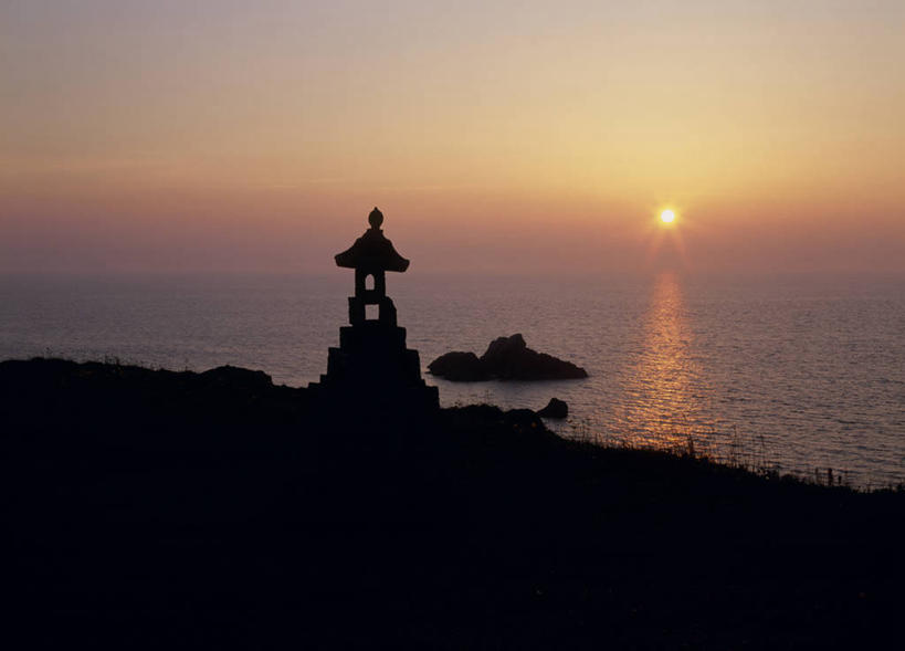 无人,横图,俯视,室外,白天,旅游,度假,海浪,海洋,石头,美景,日落,沙滩,日本,亚洲,沙子,石子,海岸,景观,浪花,水平线,晚霞,霞光,落日,辽阔,海平线,沙地,背光,娱乐,自然,海水,黄昏,享受,休闲,广阔,景色,彩霞,放松,一望无际,自然风光,逆光,海景,东亚,本州,本州岛,日本国,中部地方,新潟,新潟县,无边无际,一马平川,夕照,薄暮,大海,风浪,海,海水的波动,海滩,近岸浪,石块,岩石,涌浪,夕阳,彩图,高角度拍摄,傍晚,佐渡市,水天相接,水天一线,斜阳