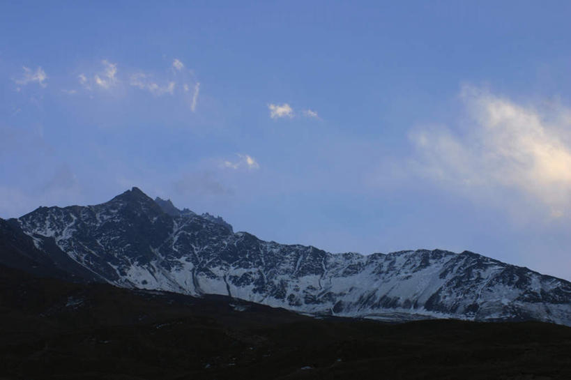 无人,横图,室外,白天,正面,旅游,度假,美景,山,雪,雪山,大雪,尼泊尔,亚洲,阴影,光线,影子,冰,积雪,景观,山峰,雪景,云,云朵,冬季,冬天,山峦,云彩,娱乐,蓝色,白云,蓝天,天空,阳光,自然,天,享受,休闲,景色,放松,寒冷,晴朗,冰冷,自然风光,南亚,喜马拉雅山脉,安纳普尔纳峰,尼泊尔王国,喜马拉雅山,严寒,喜马拉雅,冰凉,酷寒,凛冽,凛凛,极冷,库塘峰,晴空,彩图