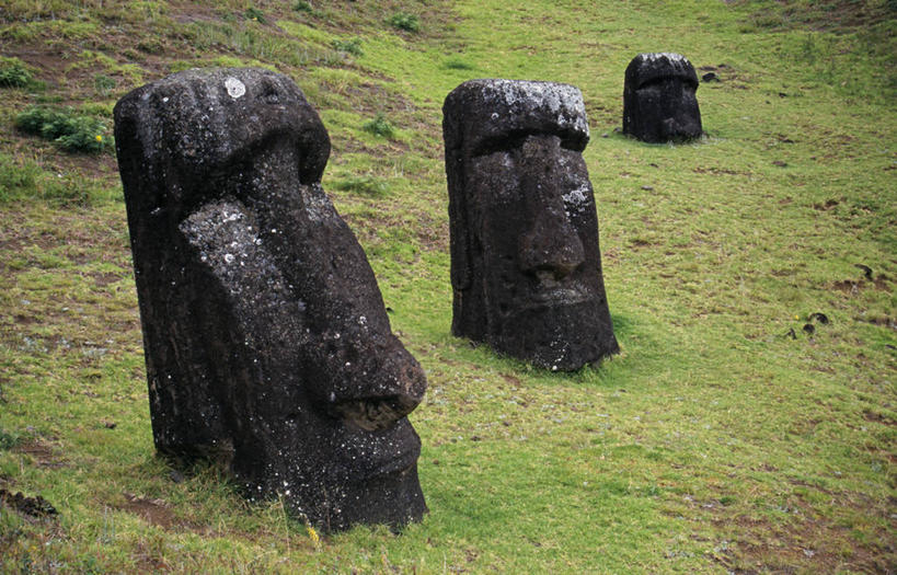 头,无人,公园,横图,室外,火山,复活节岛,智利,堆积,雕像,岛,火山口,地标建筑,金字塔,南美,人体,摄影,风化,南美洲,国家公园,拉丁美洲,美洲,波利尼西亚,亚美利加洲,南亚美利加洲,复活岛,智利共和国,拉帕.努伊国家公园,拉帕努伊国家公园,风蚀,石化,波利尼西亚群岛,风蚀地貌,岩石层,头部,岩石,彩图,赫布亚岛,拉帕努伊岛,帕赛兰,伊斯特岛