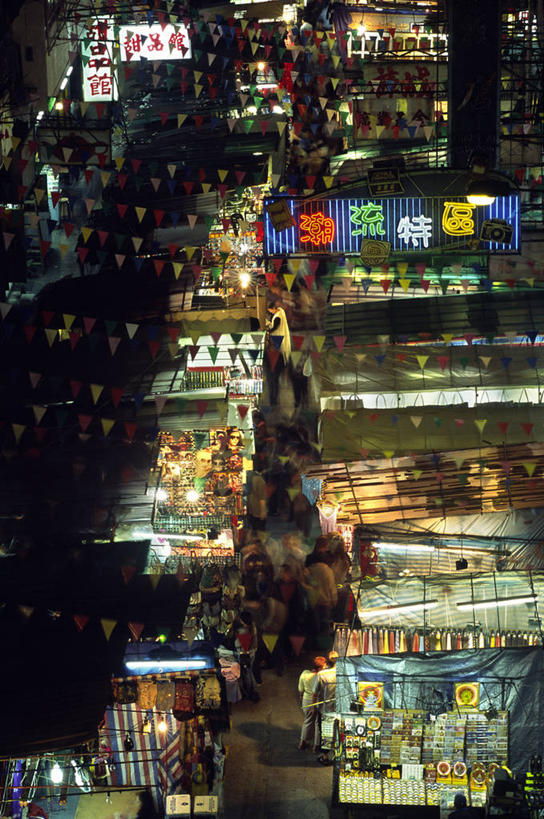 竖图,夜晚,购物,旅游,商务,夜生活,消费,城市,霓虹灯,香港,亚洲,标志,光,市场,货摊,黄昏,摄影,照明设备,肖像,群众,贸易,尖沙咀,油麻地,彩图,旅行,柱头,庙街,街市