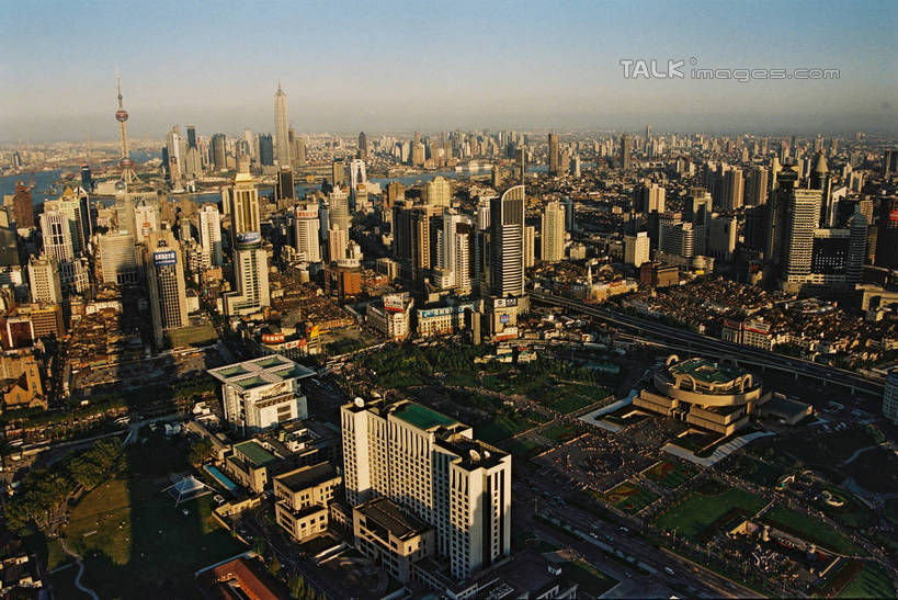 无人,博物馆,高楼大厦,横图,全景,俯视,航拍,室外,白天,度假,美景,天际线,城市风光,标志建筑,城市,大厦,地标,建筑,剧院,摩天大楼,上海,中国,亚洲,阴影,研究,光线,影子,景观,云,云朵,建筑群,教育,云彩,娱乐,建设,蓝色,白云,蓝天,天空,阳光,人民广场,天,享受,休闲,景色,放松,上海博物馆,上海城市规划馆,上海大剧院,上海自然博物馆,晴朗,展览,申,鸟瞰,欣赏,陈列,黄浦区,东亚,上海音乐厅,延安东路,上海城市规划展示馆,上海市,中华人民共和国,沪,华东地区,典藏,上海人民广场,晴空,彩图,高角度拍摄,大楼,高层建筑,高楼,剧场,摩天楼,shzxz1