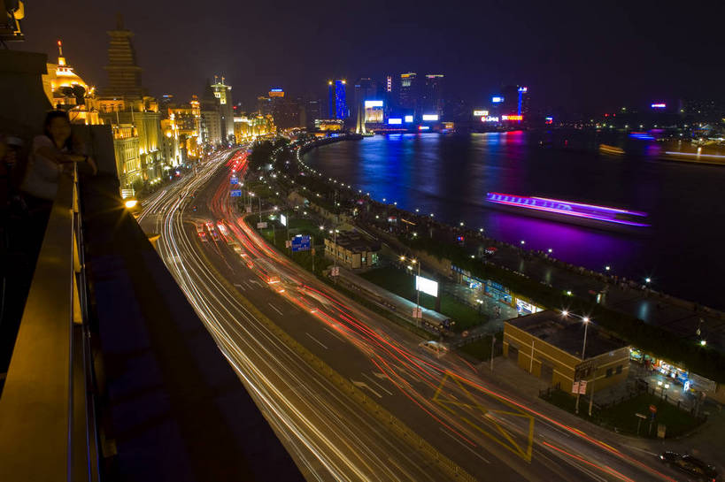 横图,俯视,彩色,度假,商务,河流,美景,城市风光,城市,建筑,摩天大楼,霓虹灯,夜景,上海,中国,亚洲,阴影,繁华,光线,影子,景观,灯光,车流,交通,娱乐,现代,黄浦江,霓虹,外滩,享受,休闲,景色,放松,金融,摄影,经济,贸易,东亚,中华人民共和国,昌盛,繁荣,旅行,目的地,商业,bj174