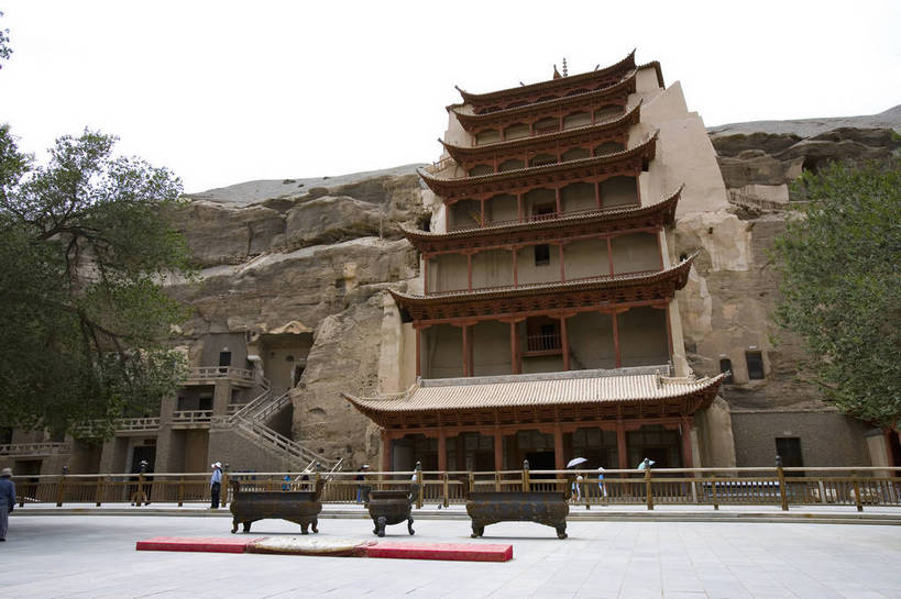横图,室外,白天,名胜古迹,建筑,敦煌,中国,亚洲,艺术,悬崖,塔,旅游胜地,摄影,宗教,洞穴,石窟,东亚,甘肃,甘肃省,莫高窟,世界文化遗产,中华人民共和国,西北地区,甘,酒泉,酒泉市,古代文明,千佛洞,敦煌八景,彩图,庙,敦煌莫高窟,三危山,三危山景区,bj174