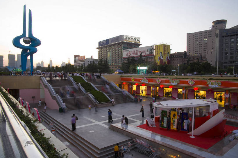 高楼大厦,广场,横图,俯视,室外,白天,旅游,度假,城市风光,城市,建筑,中国,亚洲,历史,娱乐,山东,古代,享受,休闲,旅游胜地,放松,摄影,城市建筑,东亚,济南,中华人民共和国,古远,彩图,泉城广场,bj174