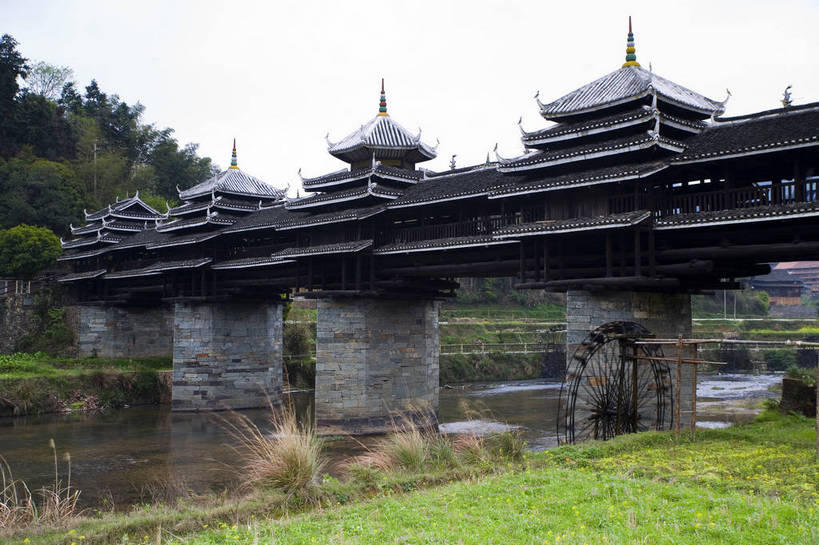 横图,室外,白天,旅游,度假,名胜古迹,标志建筑,地标,建筑,中国,亚洲,遗迹,民俗,景观,文化遗产,建筑群,古典,古迹,文物,娱乐,建设,古建筑,特色,享受,休闲,旅游胜地,景色,放松,人文景观,广西,中国文化,古文明,东亚,程阳,三江,风雨桥,中华人民共和国,民族建筑,古代文明,旅行,传统文化,bj174
