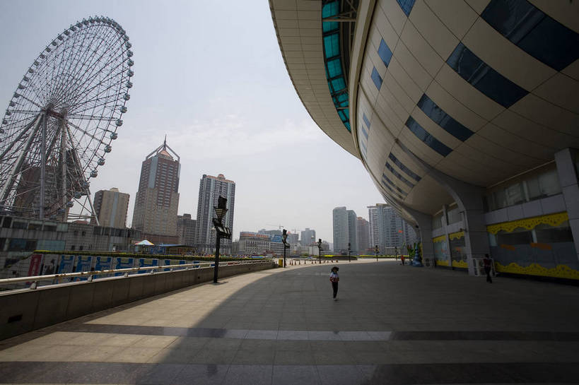 横图,室外,白天,旅游,度假,名胜古迹,城市风光,标志建筑,城市,大厦,道路,地标,建筑,中国,亚洲,遗迹,景观,建筑群,交通,都市,古迹,文物,娱乐,建设,现代,古建筑,现代建筑,享受,休闲,旅游胜地,放松,运输,经济,古文明,东亚,发展,湖南,湖南省,中华人民共和国,省会,华中地区,长沙,长沙市,湘,繁荣,进步,发达,旅行,天心区,贺龙体育场,贺龙体育文化中心,新世纪文化中心,bj174