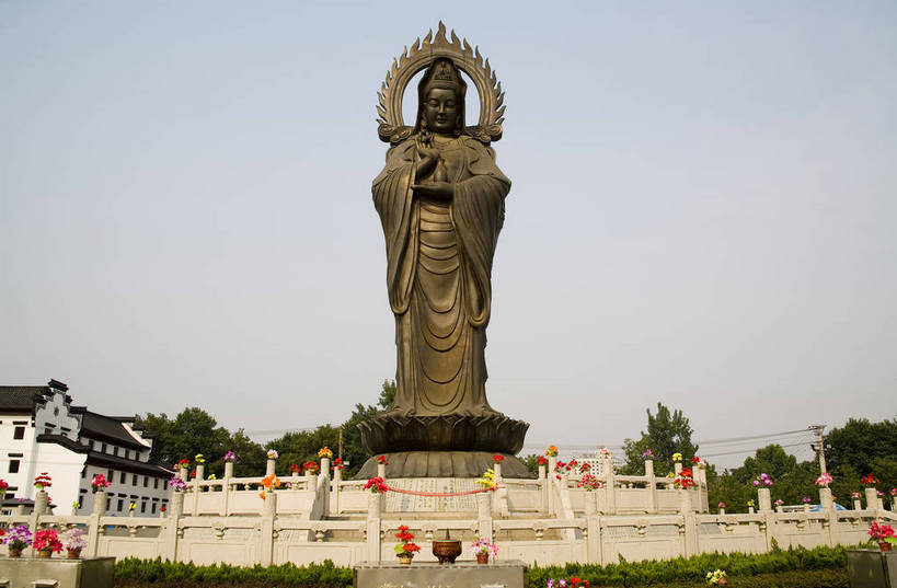 寺庙,横图,彩色,室外,白天,旅游,度假,名胜古迹,标志建筑,地标,建筑,雕塑,武汉,中国,亚洲,遗迹,民俗,塑像,图片,文化遗产,建筑群,古典,古迹,文物,娱乐,建设,古建筑,享受,休闲,旅游胜地,放松,摄影,文明,中国文化,古文明,东亚,菩萨,湖北,归元寺,中华人民共和国,幽静,旅行,寺,传统文化,bj174