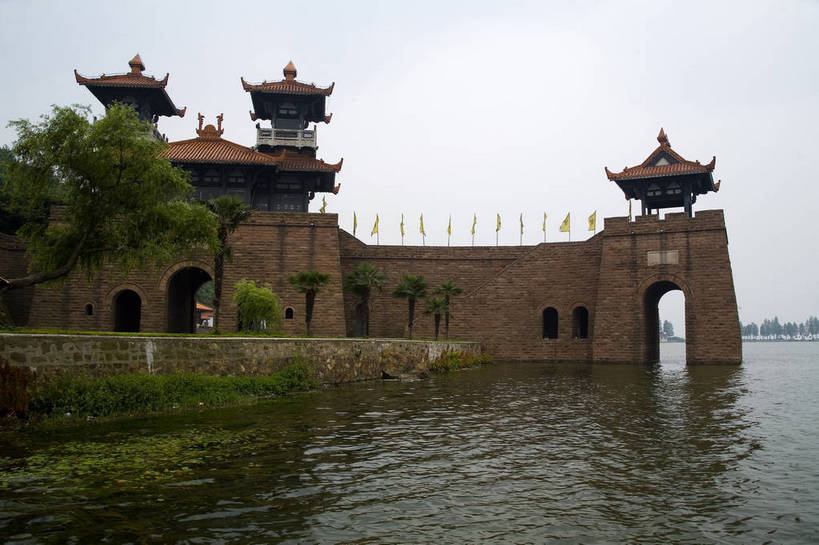 公园,横图,彩色,室外,白天,旅游,度假,名胜古迹,标志建筑,地标,建筑,武汉,中国,亚洲,遗迹,民俗,图片,文化遗产,古城,建筑群,古典,古迹,文物,娱乐,建设,古建筑,享受,休闲,旅游胜地,放松,摄影,美好,文明,中国文化,古文明,东亚,湖北,中华人民共和国,门楼,幽静,旅行,传统文化,东湖公园,bj174