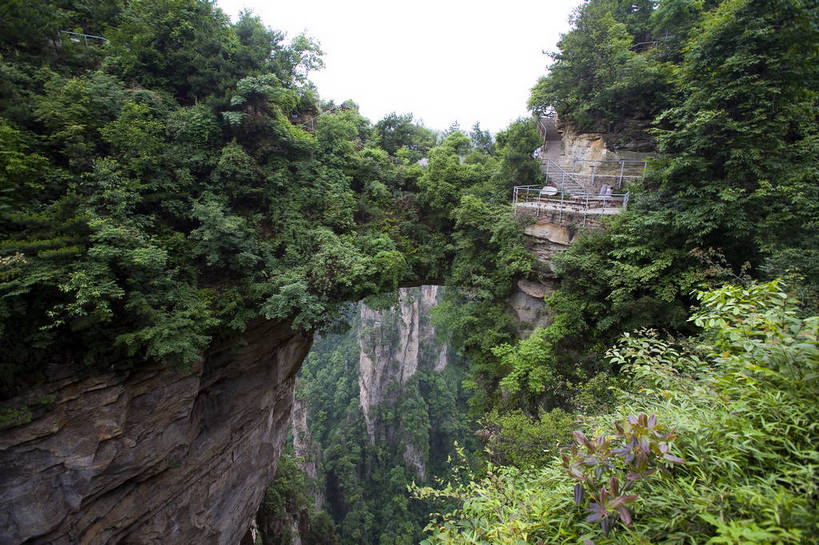 横图,彩色,室外,白天,旅游,度假,名胜古迹,山,标志建筑,地标,建筑,张家界,中国,亚洲,遗迹,壮观,图片,景观,山峰,古迹,文物,娱乐,建设,古建筑,风景区,树木,自然,享受,休闲,旅游胜地,景色,放松,摄影,美妙,自然风光,古文明,东亚,湖南,天子山,中华人民共和国,旅行,bj174