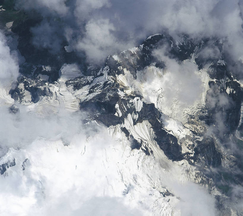 横图,俯视,航拍,彩色,室外,白天,旅游,雪山,中国,亚洲,壮观,高山,景观,山峰,云,山峦,云雾,冰川,西藏,自然,远景,竖,摄影,人文景观,雄伟,矗立,鸟瞰,耸立,东亚,地貌,中华人民共和国,喜马拉雅山,挺立,世界屋脊,旅行,地质,bj174