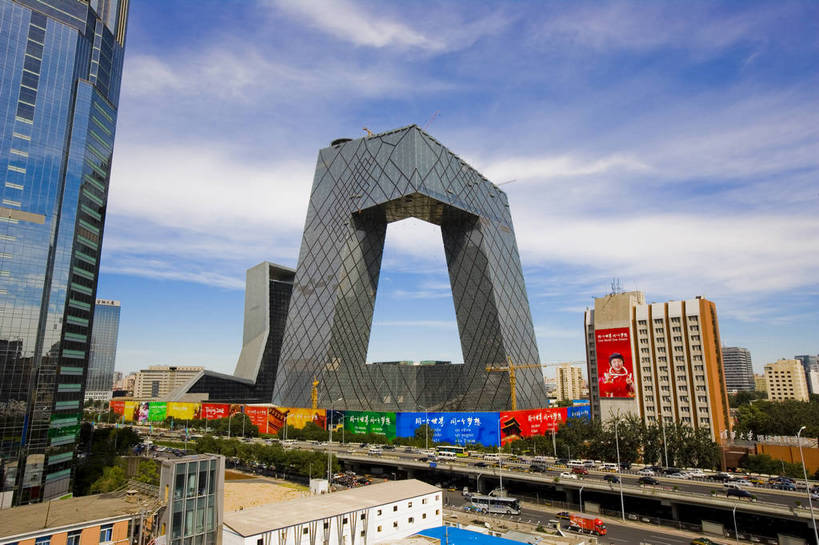 横图,彩色,室外,白天,旅游,度假,名胜古迹,城市风光,标志建筑,大厦,道路,地标,建筑,立交桥,北京,中国,亚洲,遗迹,交通,首都,古迹,文物,娱乐,建设,古建筑,白云,蓝天,享受,休闲,旅游胜地,放松,摄影,城市建筑,古文明,东亚,中华人民共和国,北京市,京,北平,华北地区,旅行,北京CBD,北京商务中心区,中国北京大北窑,大裤衩,智窗,中央电视台总部大楼,中央电视台,bj174
