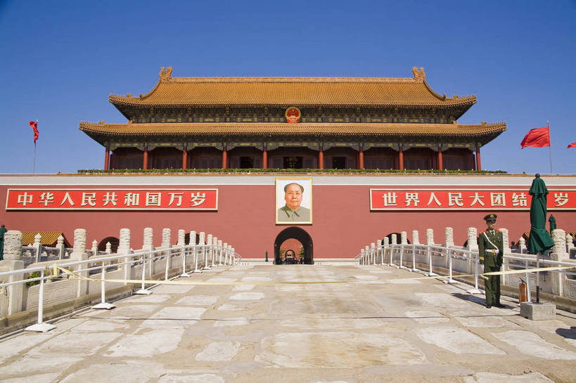 天安门,横图,彩色,室外,特写,白天,旅游,度假,名胜古迹,标志建筑,地标,建筑,北京,中国,亚洲,遗迹,毛泽东,古迹,文物,娱乐,建设,古建筑,石桥,蓝天,享受,休闲,旅游胜地,放松,摄影,城楼,主席,古代建筑,领导,毛主席,古文明,东亚,国徽,中华人民共和国,二十八画生,润之,诗人,石三伢子,咏芝,革命家,理论家,首脑,战略家,旅行,传统文化,bj174