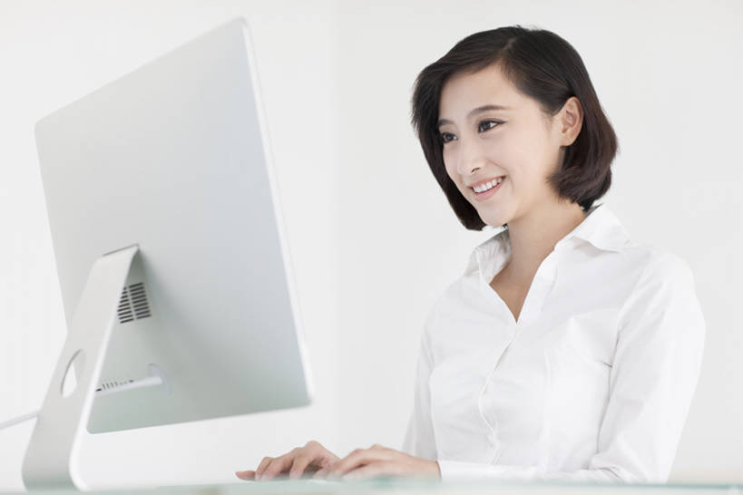 东方人,成年人,一个人,商务人士,秘书,商务女性,办公室,笑,微笑,露齿笑,横图,侧面,衬衫,商务,时尚,快乐,通讯,幸福,信心,互联网,技术,北京,中国,亚洲,仅一个年轻女性,仅一个女性,仅一个人,一排,连接,敲打,整齐,工作,联系,美丽,休闲装,输入,现代,书桌,排列,白色,打字,职业,活力,摄影,生活方式,技巧,点击,敲击,专心,享乐,效率,企业,公司,队列,努力,手艺,网上冲浪,东亚,无线电技术,责任,技能,技艺,按键,计算机,年轻女性,女人,女性,亚洲人,中国人,年轻人,白领,坐着,半身,彩图,衬衣,欢乐,妙技,办公室职员,本领,开领,bj175