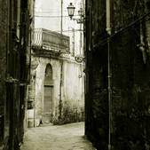 tkf001_467937